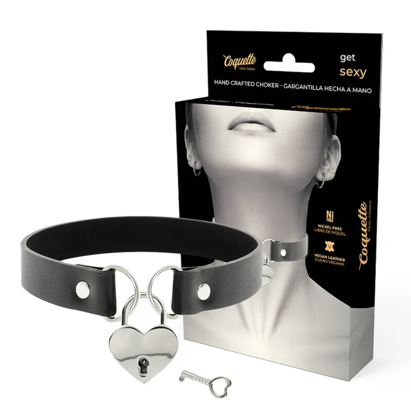 COQUETTE CHIC DESIRE – COLAR DE COURO VEGANO COM ACESSÓRIO DE CORAO COM CHAVE